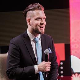 股东高位套现！Circle(CRCL.US)宣布抛售1000万股，暴涨16%后盘后转跌5%